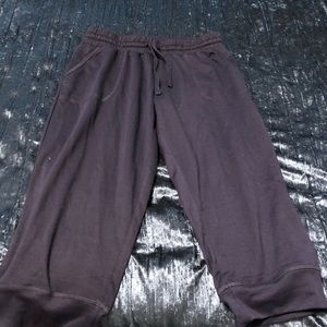 Women’s jogger capris